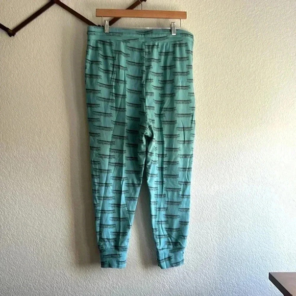 Kate Quinn Organic Cotton Women’s Skinny Cropped Jogger in Canoe - Picture 3 of 4